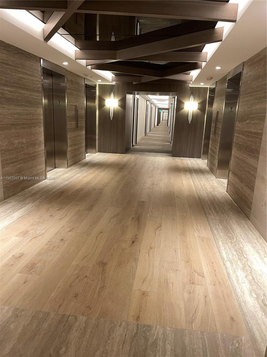 RONEY PALACE CONDO - Residential Lease