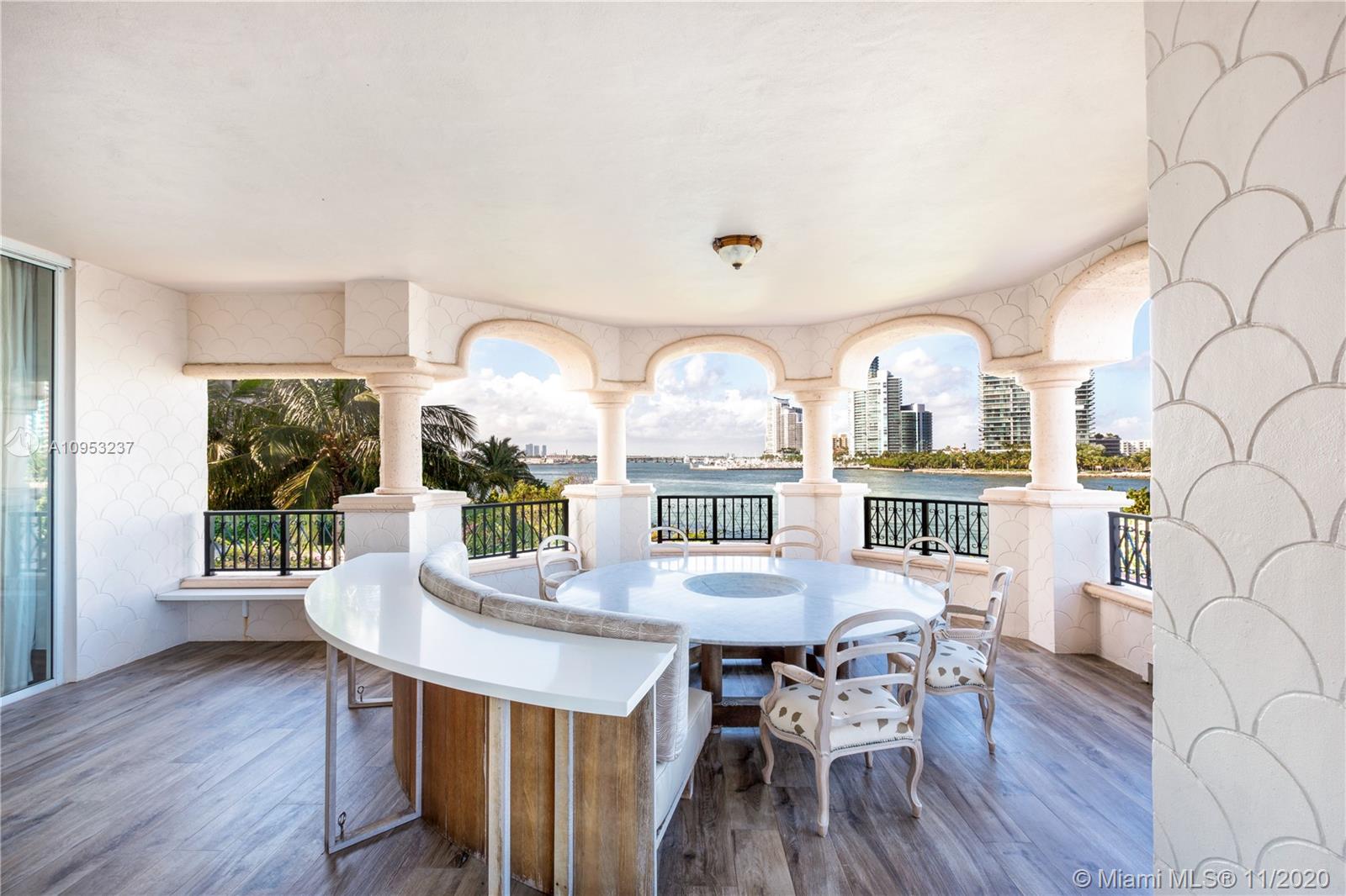 PALAZZO DEL MARE AT FISHE - Residential