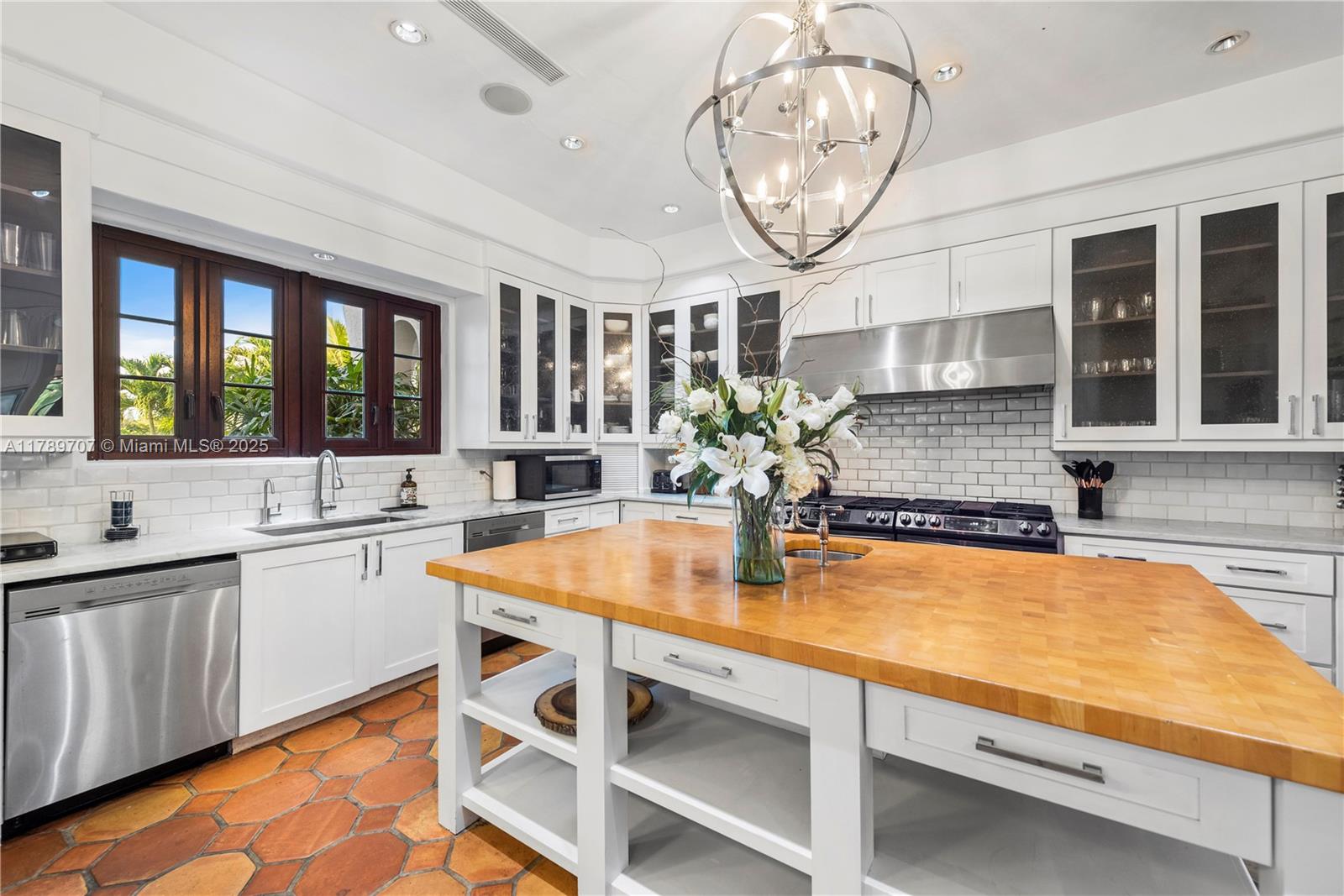 BAYSHORE ESTATES - Residential Lease