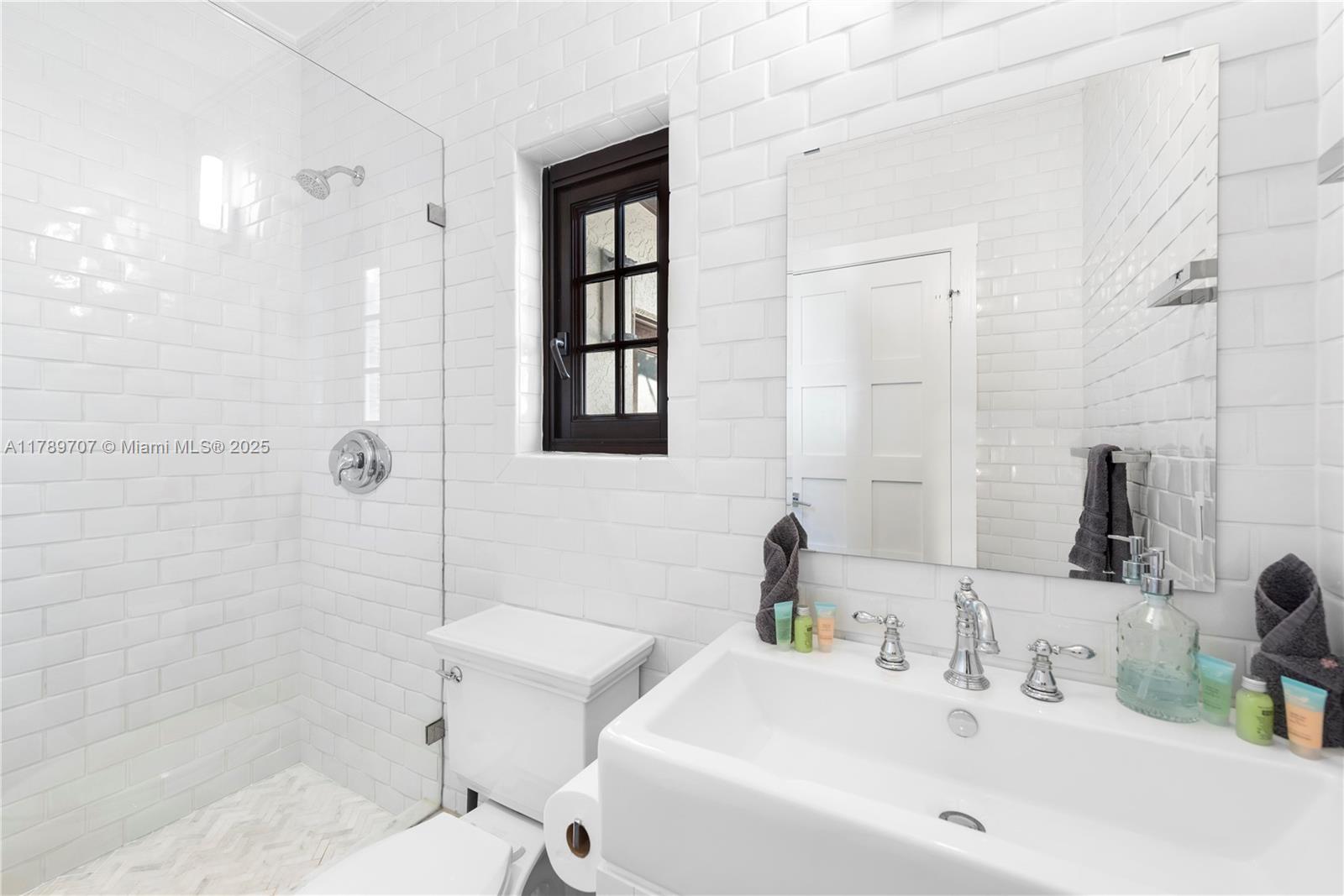 BAYSHORE ESTATES - Residential Lease