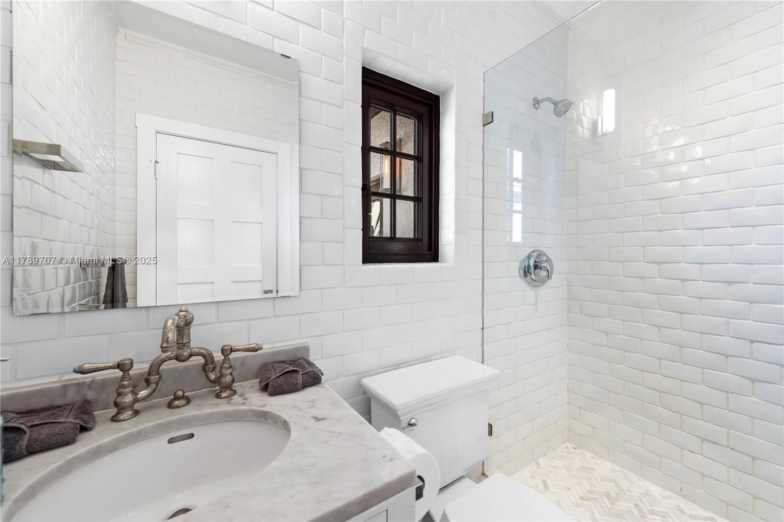 BAYSHORE ESTATES - Residential Lease