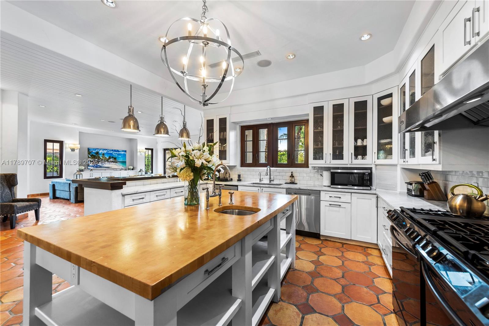 BAYSHORE ESTATES - Residential Lease