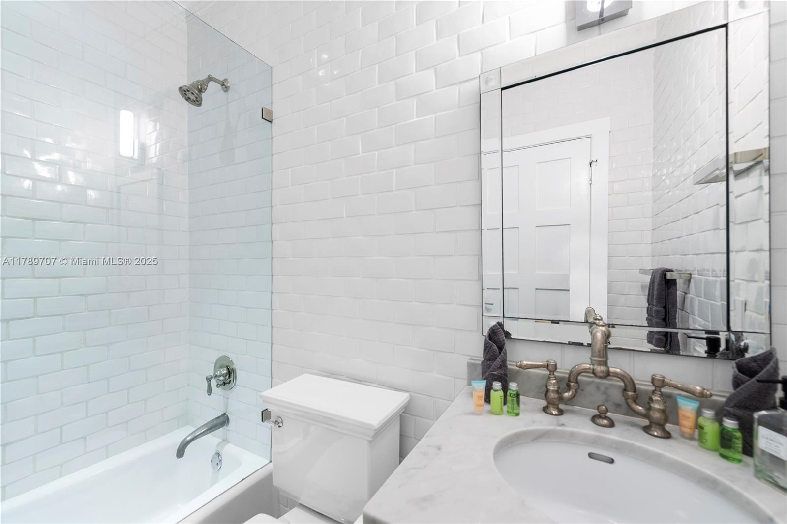 BAYSHORE ESTATES - Residential Lease