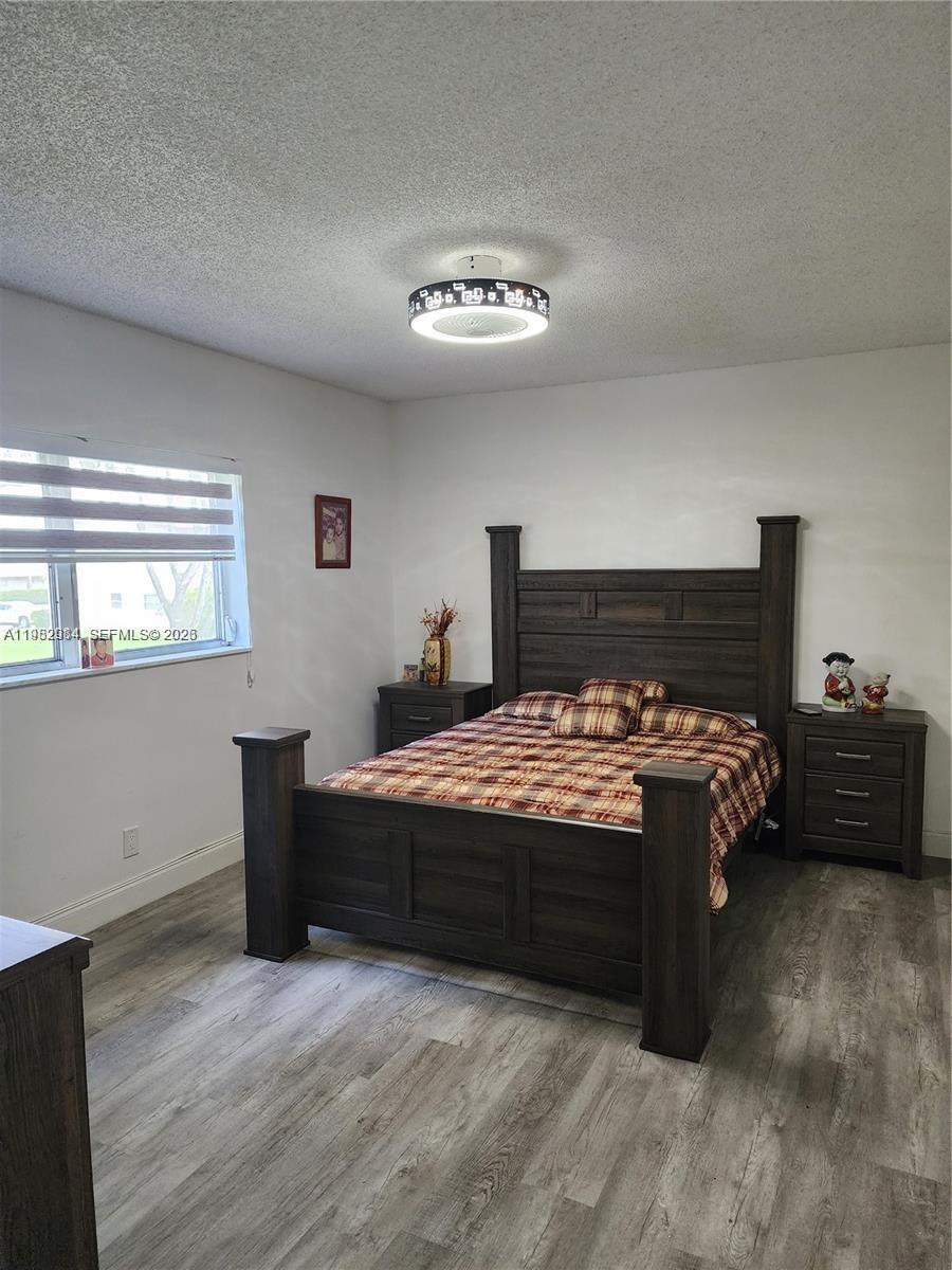 ORIOLE GARDENS 25 CONDO - Residential