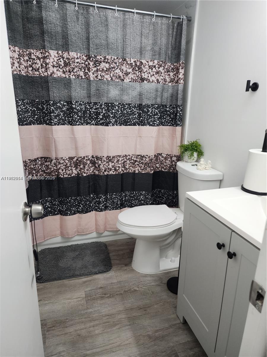 ORIOLE GARDENS 25 CONDO - Residential