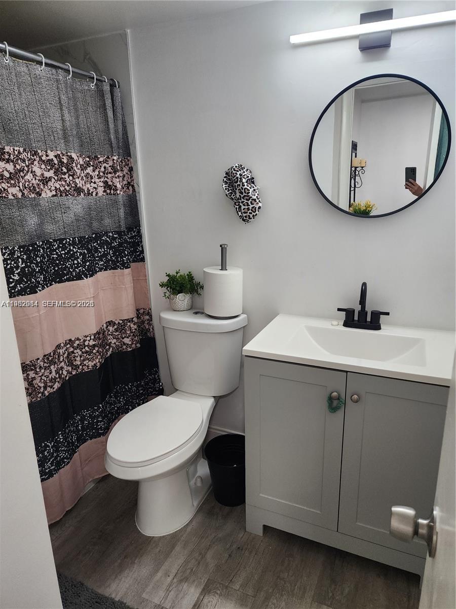 ORIOLE GARDENS 25 CONDO - Residential