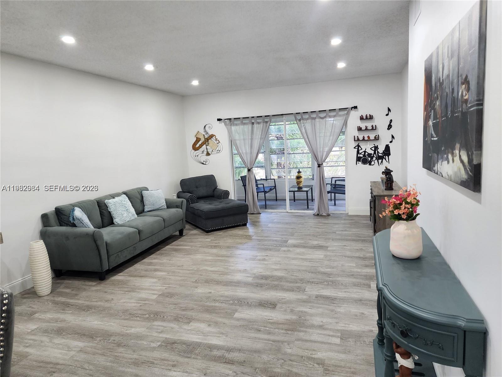 ORIOLE GARDENS 25 CONDO - Residential