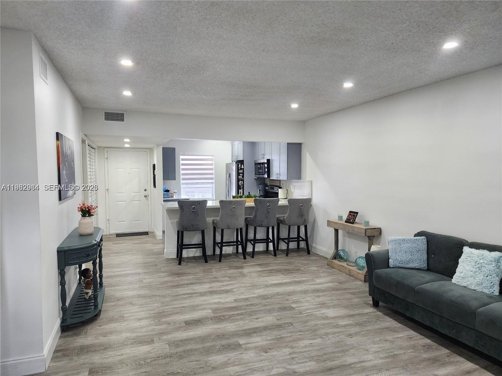 ORIOLE GARDENS 25 CONDO - Residential