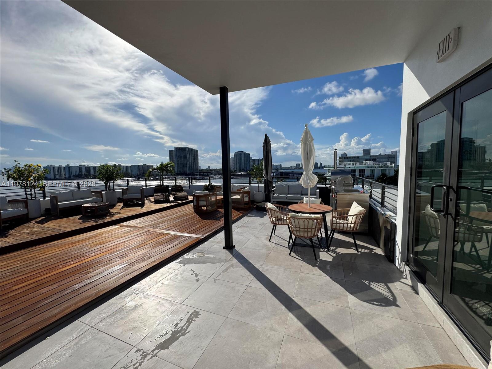 ISLE OF NORMANDY MIAMI VI - Residential