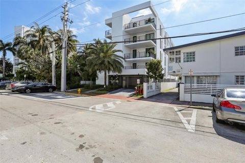 Photo of 1930 Bay Dr #4, Miami Beach, FL 33141 (MLS # A11978124)