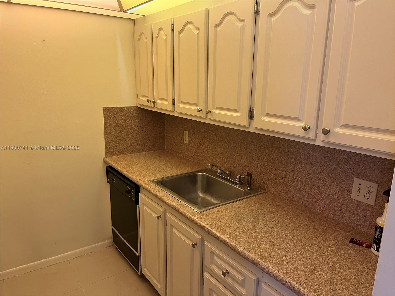 NEW HAMPTON AT CENTURY VI - Residential Lease