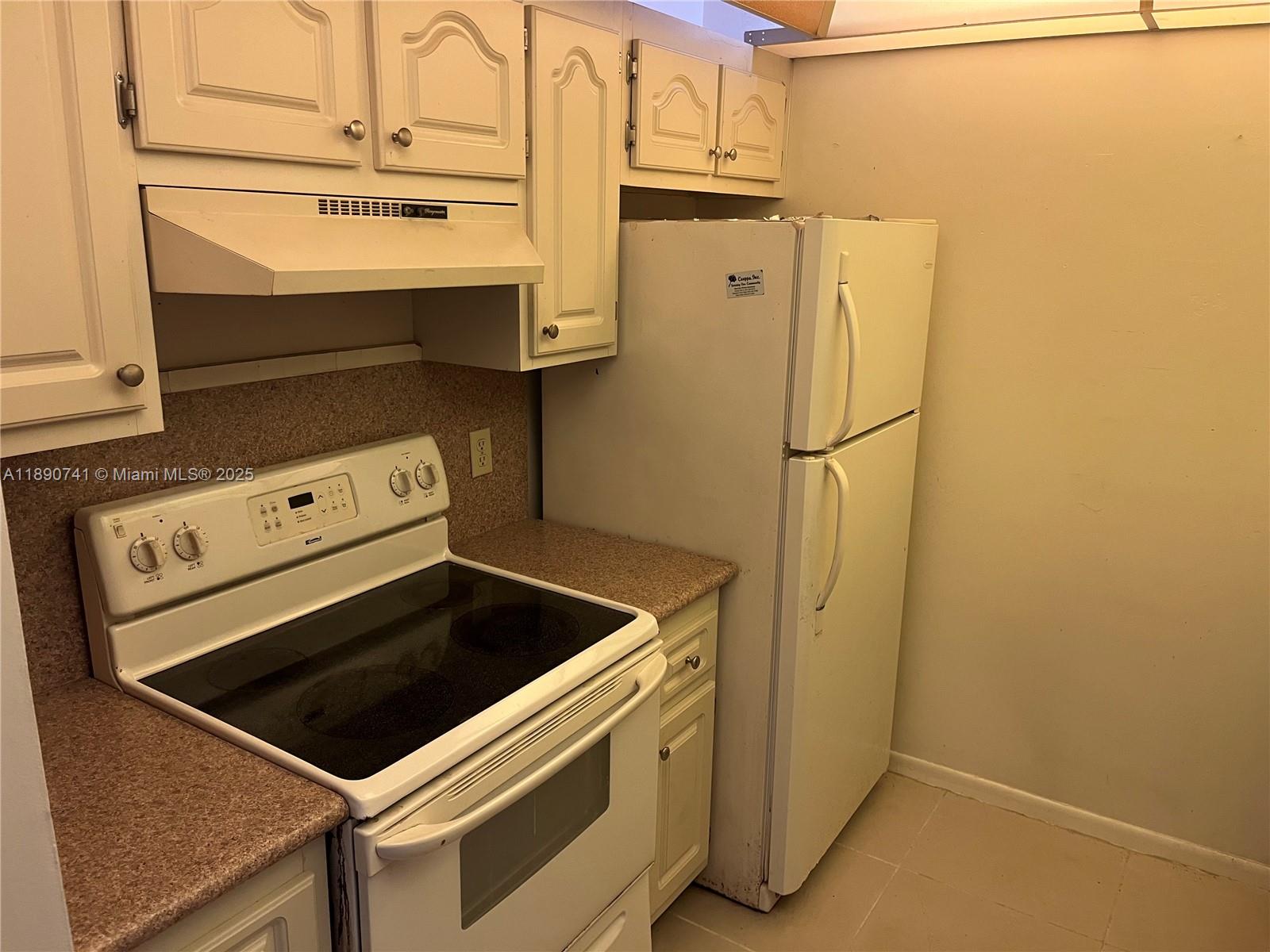NEW HAMPTON AT CENTURY VI - Residential Lease