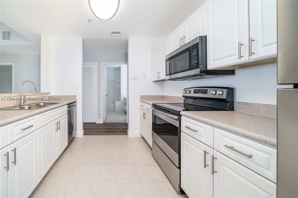 Photo of 1200 Town Center Dr #513, Jupiter, FL 33458 (MLS # A11791475)