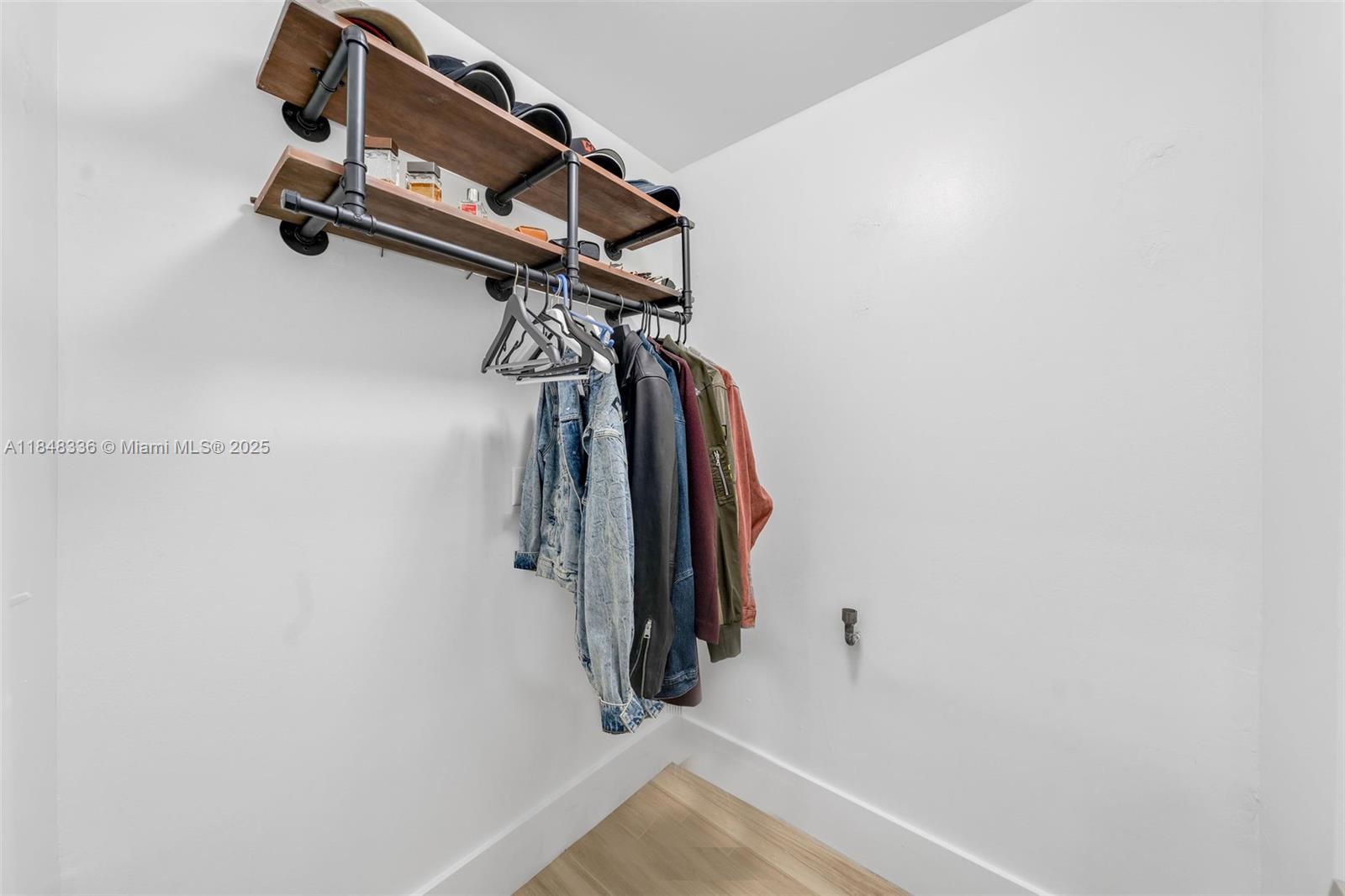 THE NOLOBI CONDO - Residential