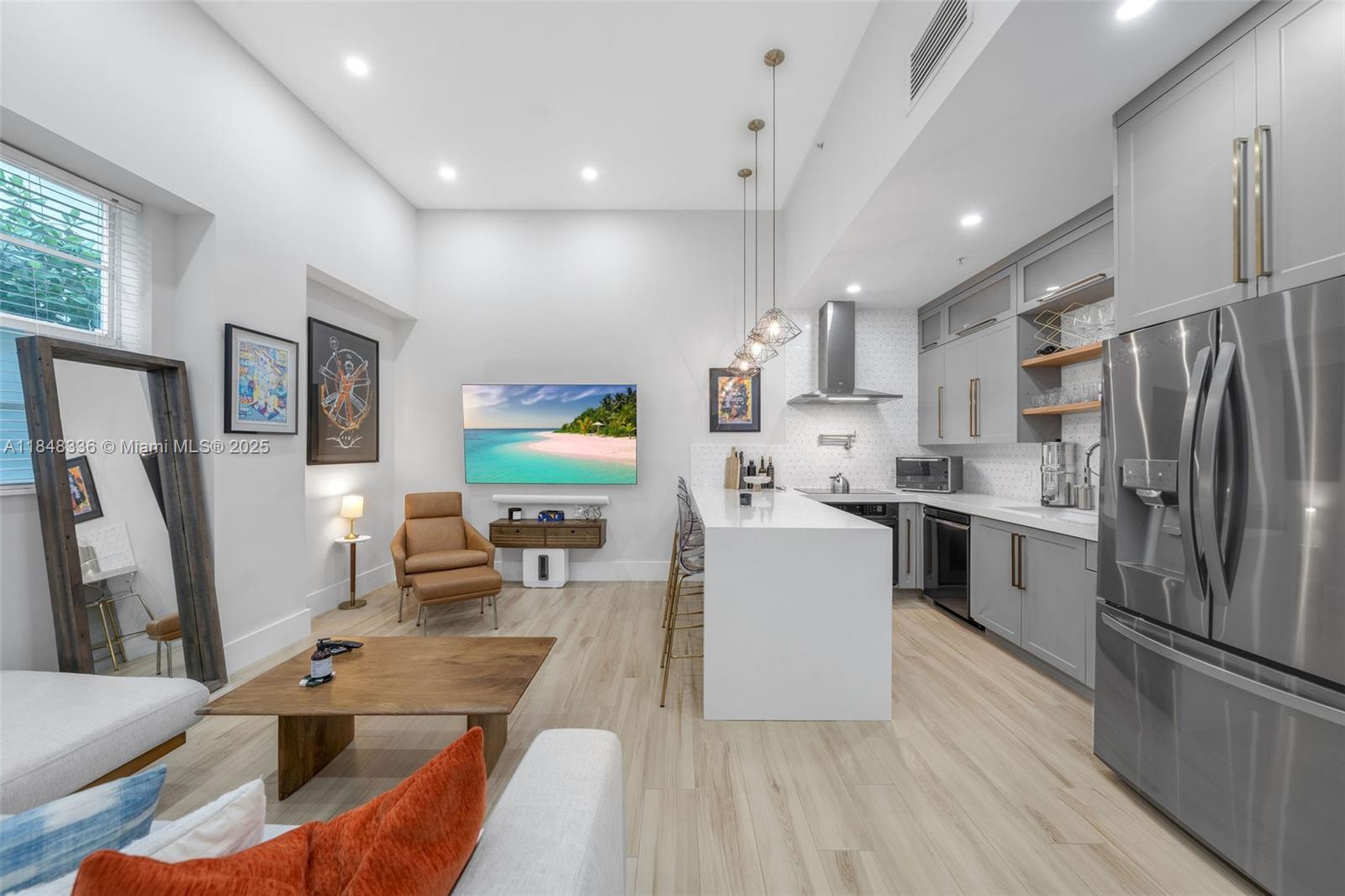 935 Euclid Ave 5