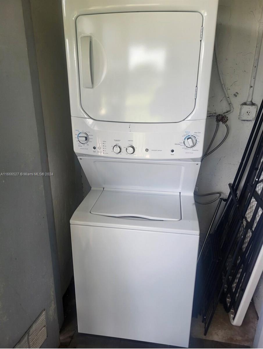 MONTEREY VILLAGE-TWO COND - Residential