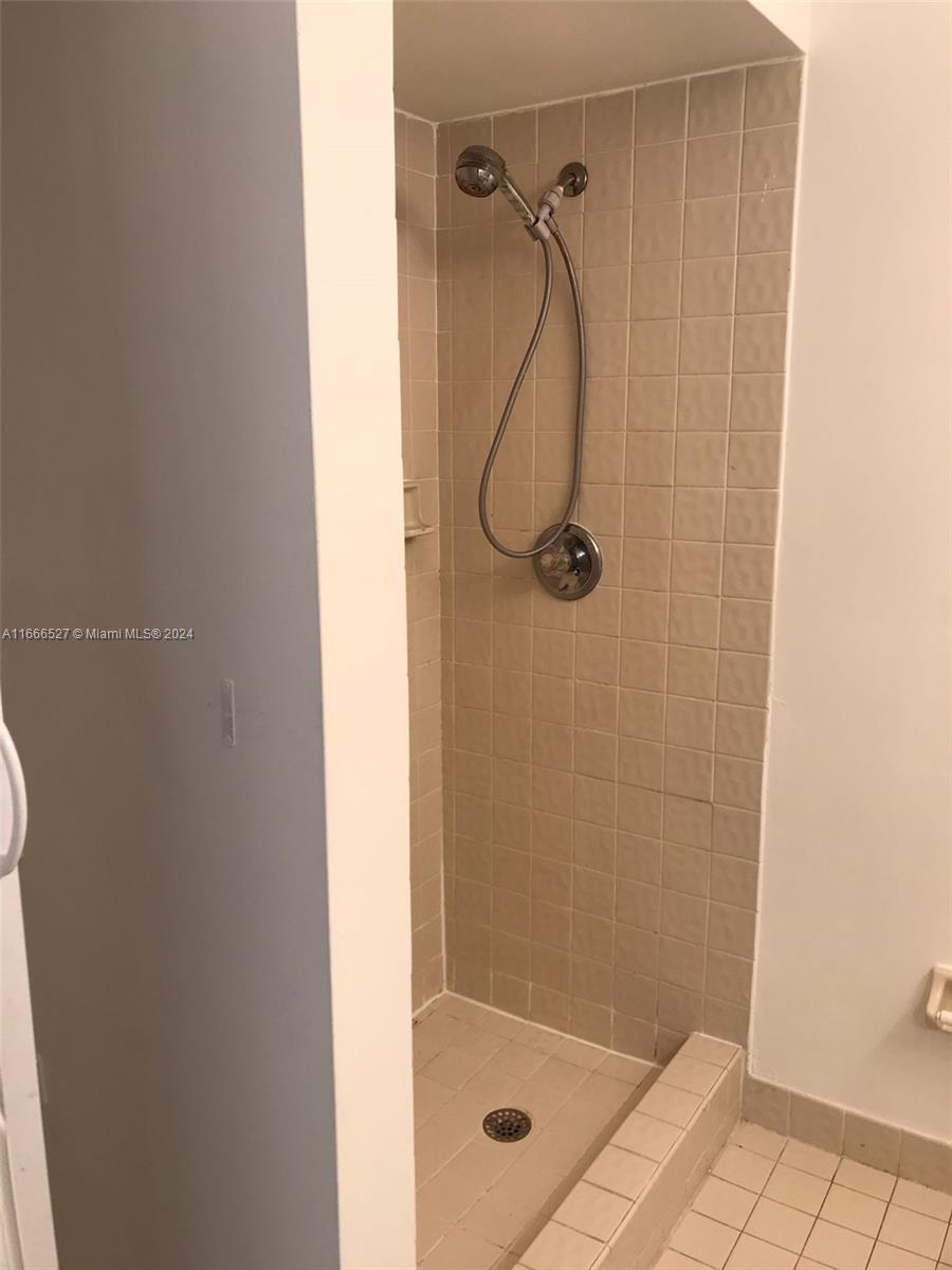 MONTEREY VILLAGE-TWO COND - Residential