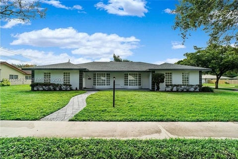 Photo of 7380 NW 9th St, Plantation, FL 33317 (MLS # A12104433)