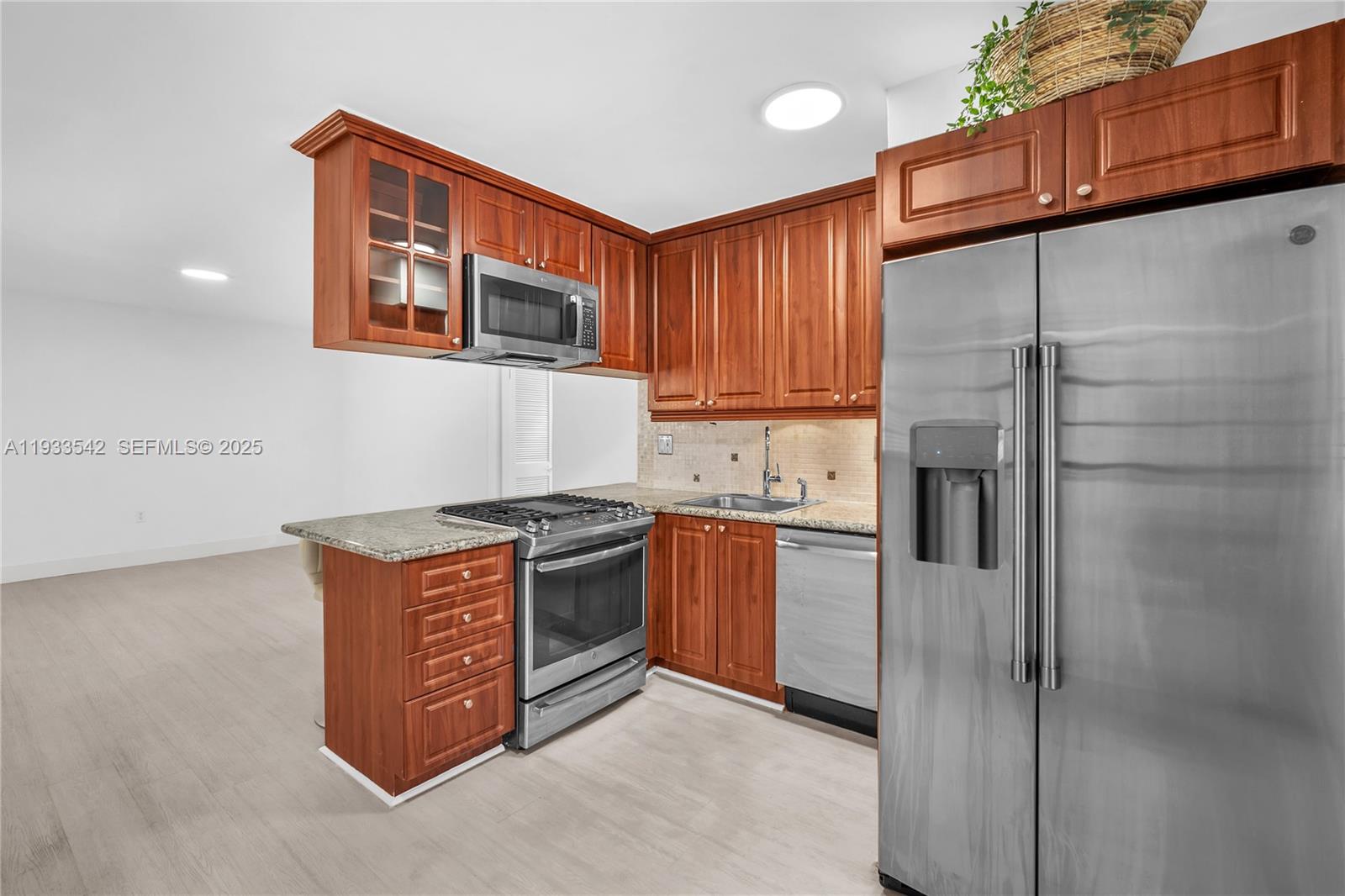 CHATEAU GROVE CONDO - Residential Lease