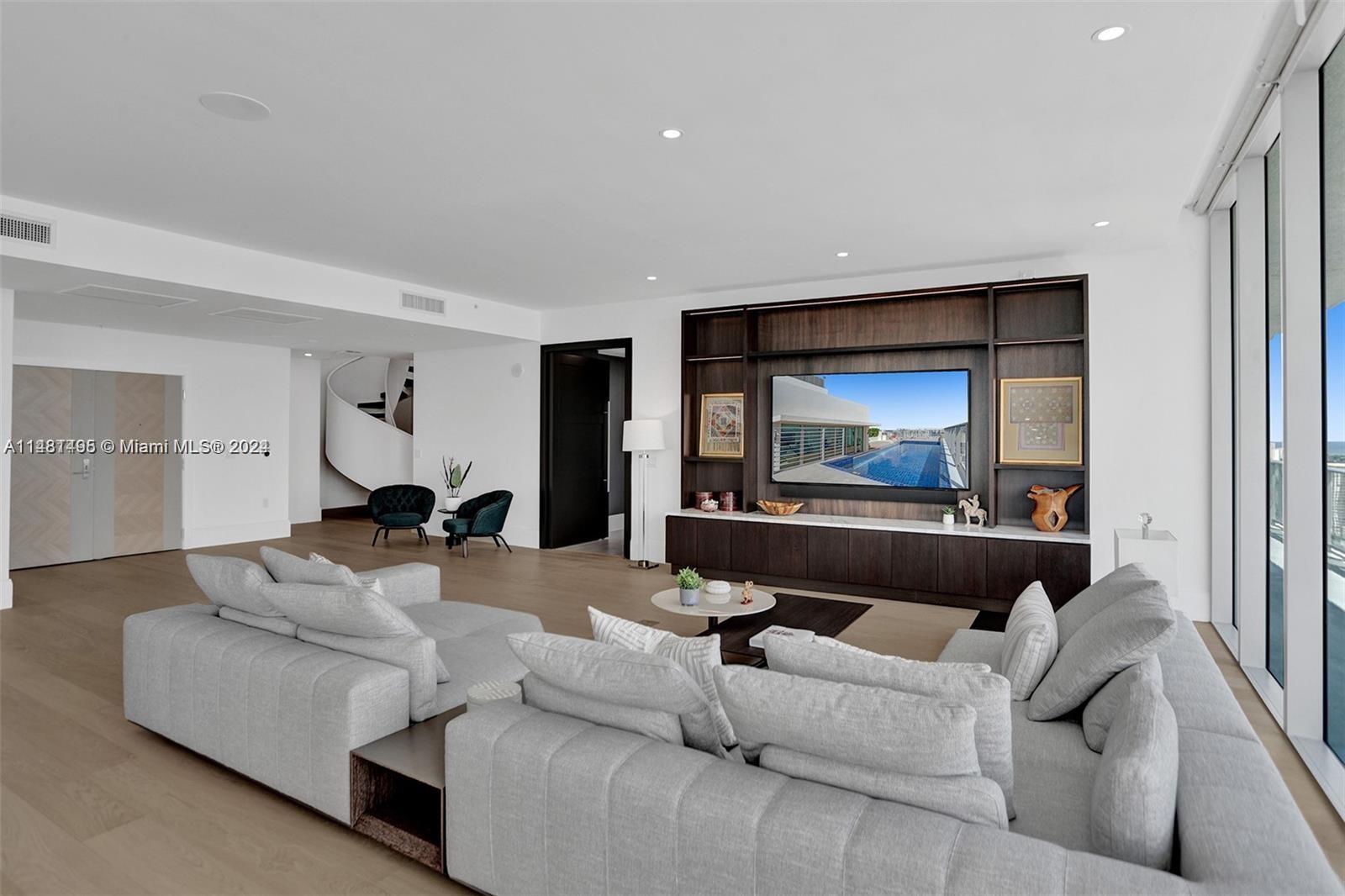 PARQUE TOWERS CONDO - Residential