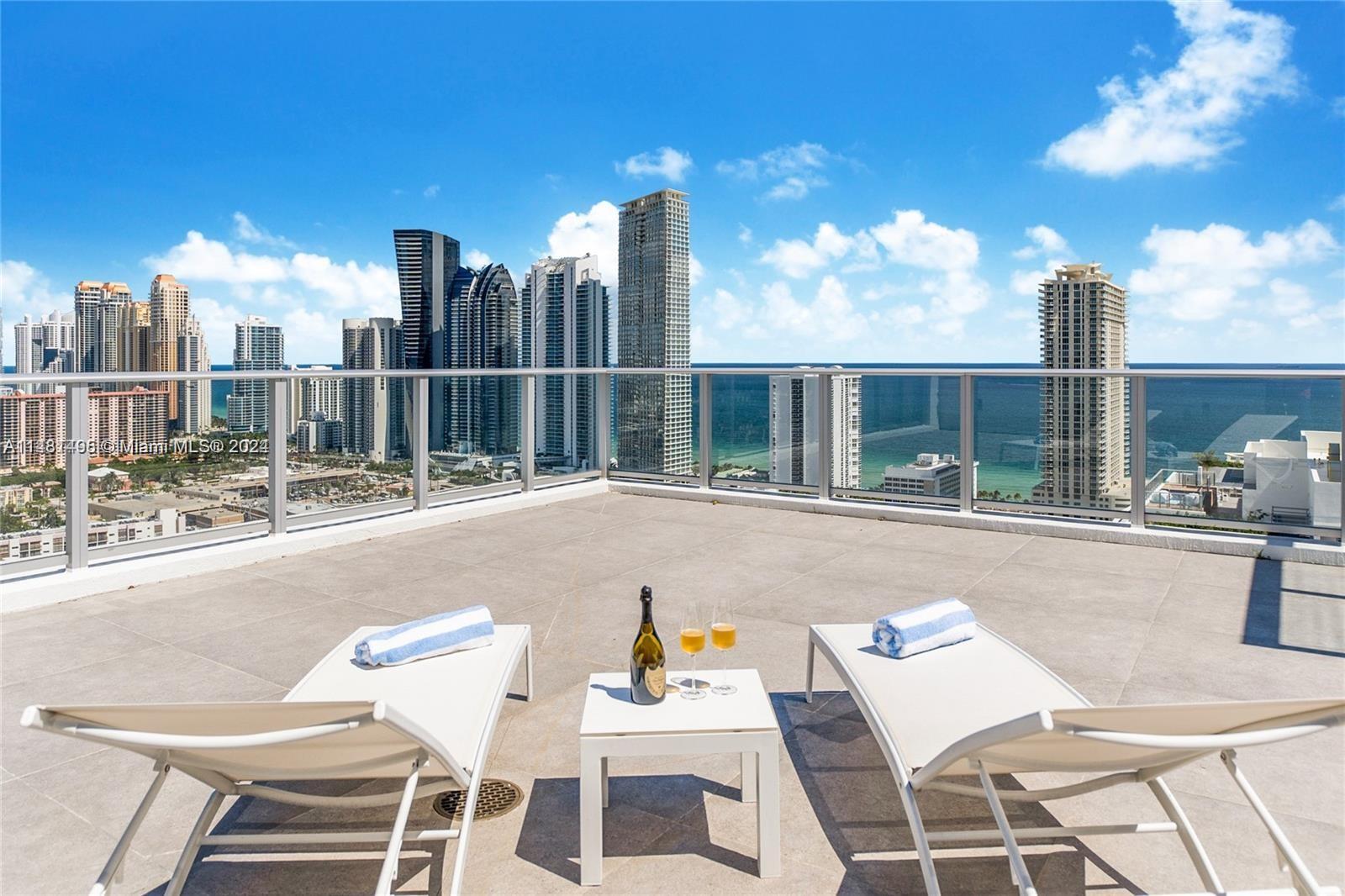 PARQUE TOWERS CONDO - Residential
