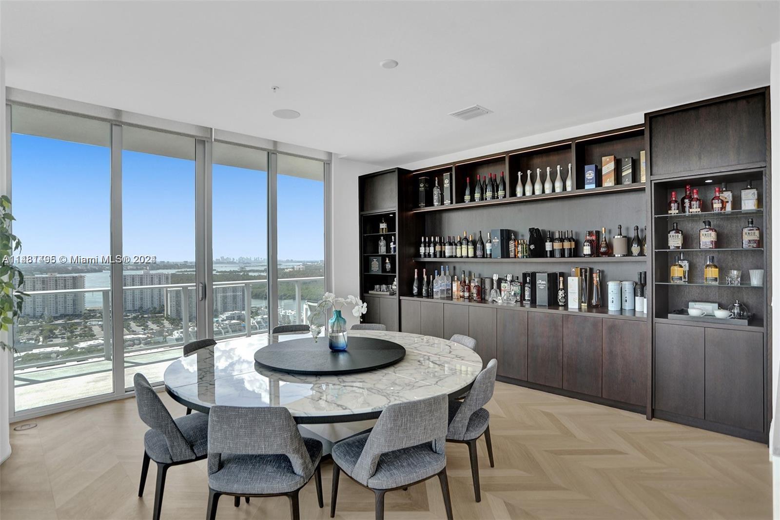 PARQUE TOWERS CONDO - Residential