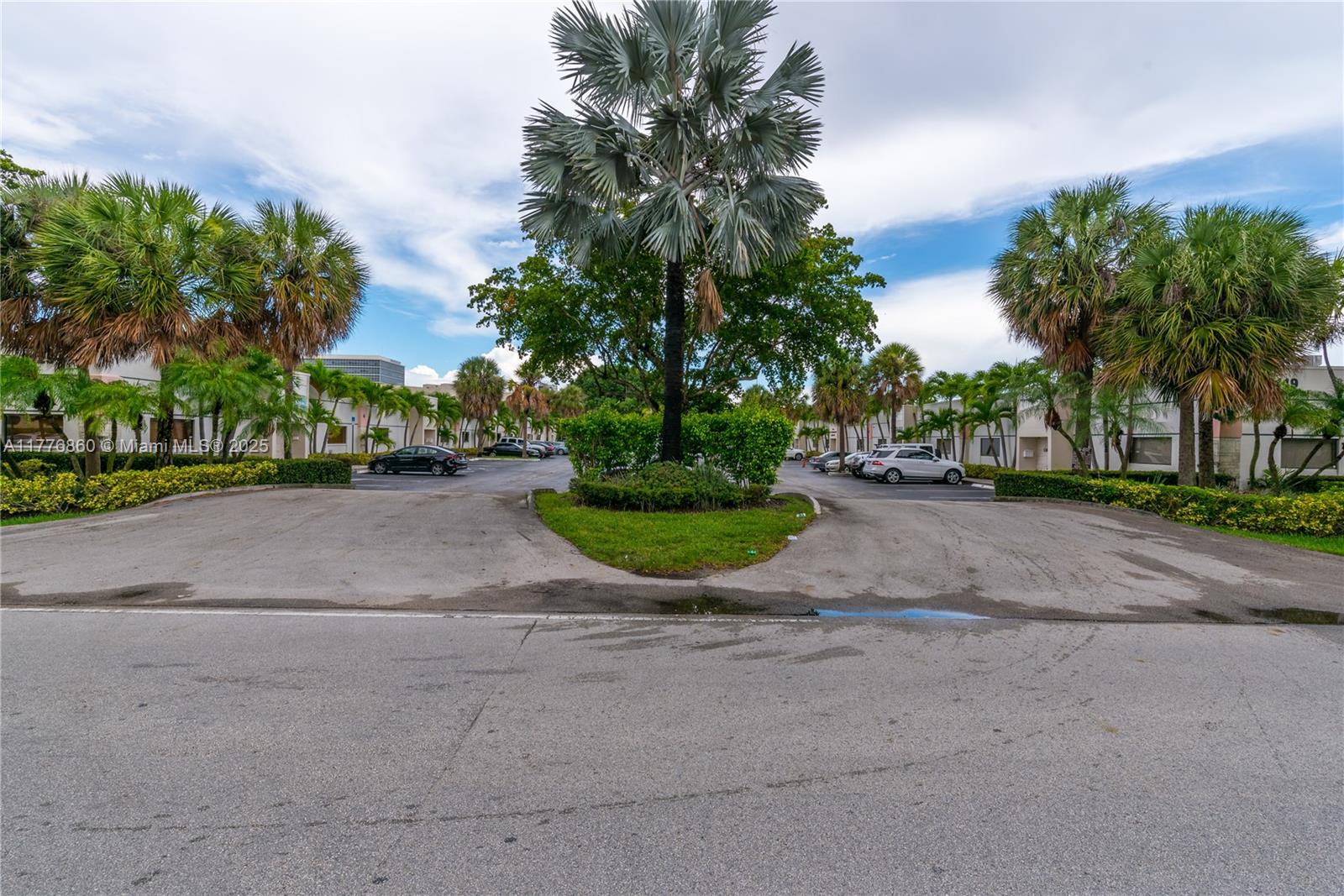 8135 NW 33rd St 8135