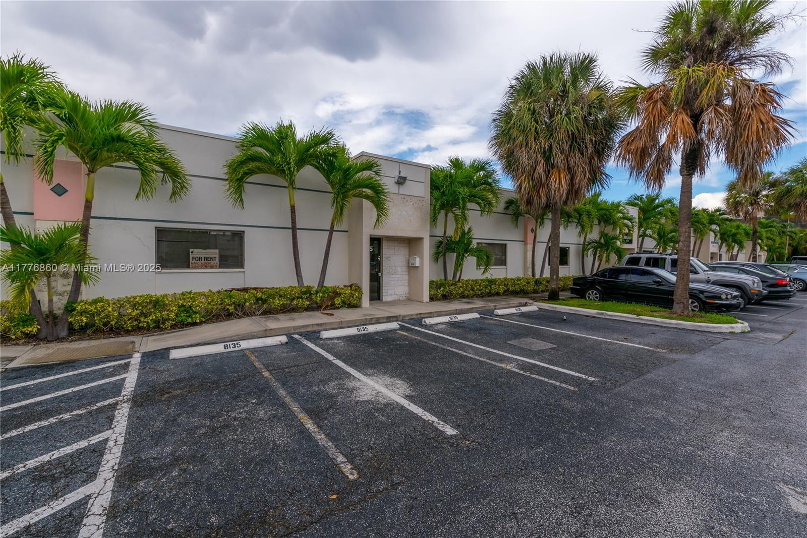 8135 NW 33rd St 8135