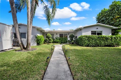 21015 NE 19th Ct Miami FL 33179