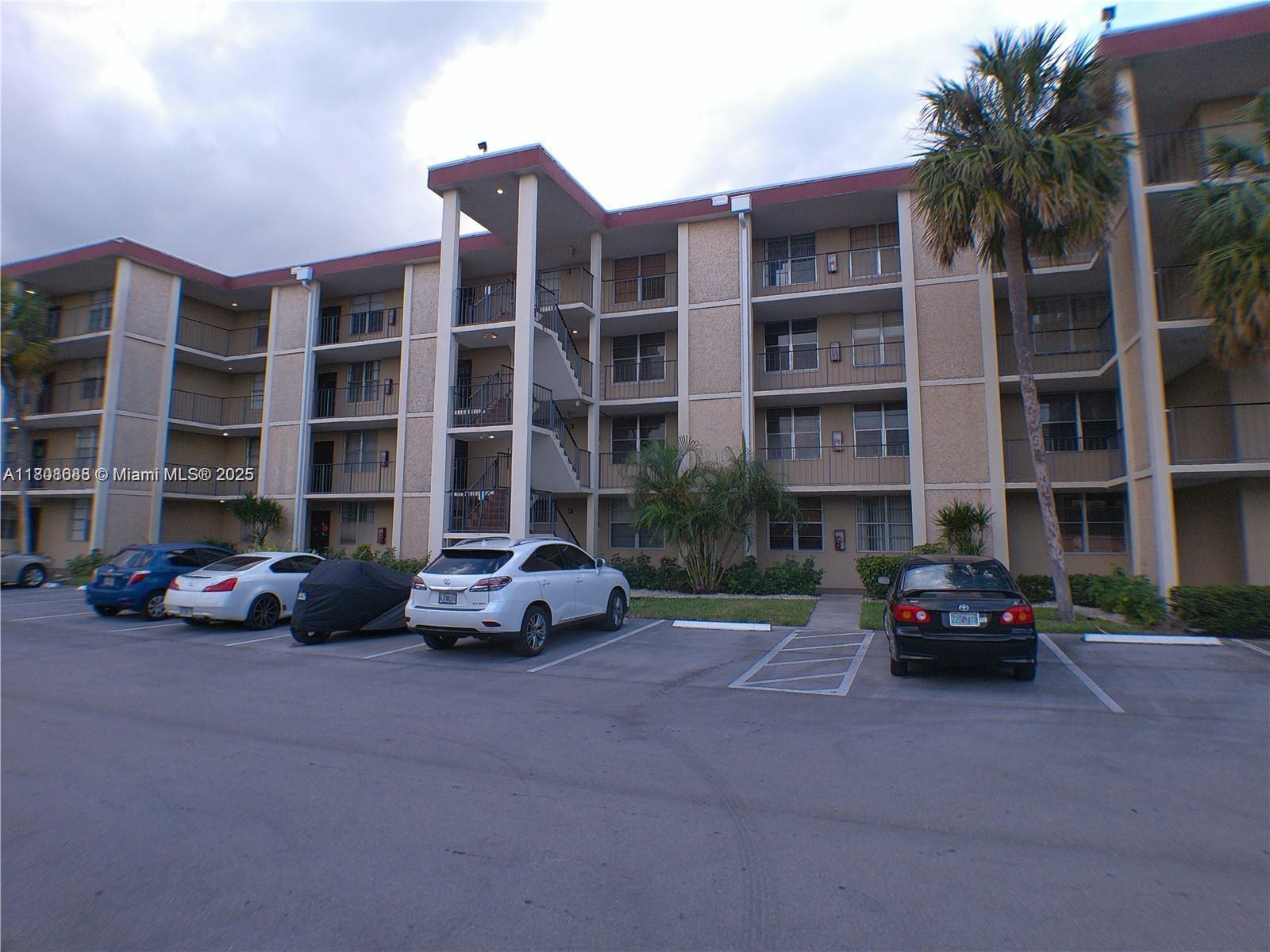 Rental Property at 2601 Nw 48th Ter 241, Lauderdale Lakes, Broward County, Florida - Bedrooms: 2 
Bathrooms: 2  - $1,800 MO.