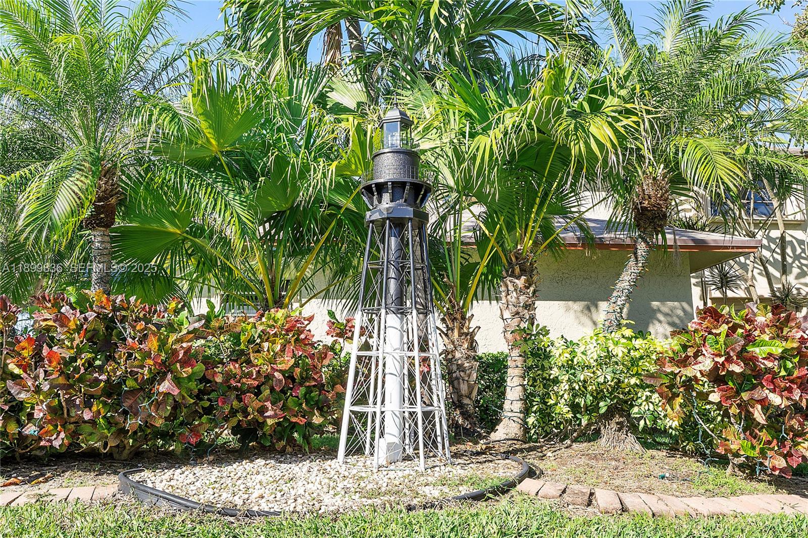 CONDOMINIUM 13 OF LIGHTHO - Residential