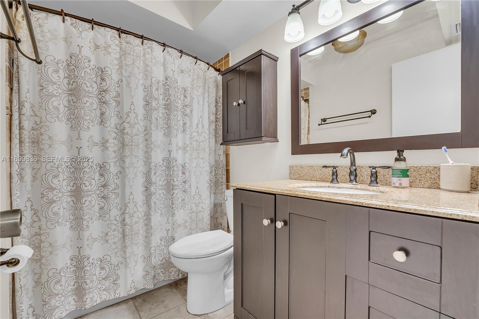 CONDOMINIUM 13 OF LIGHTHO - Residential