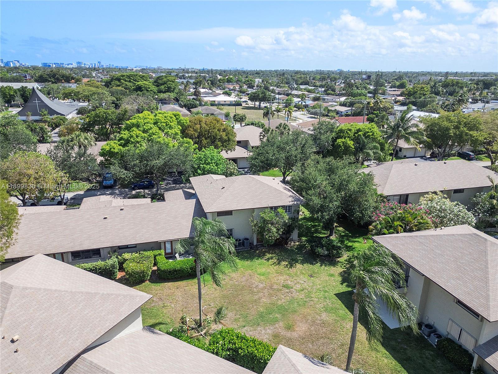 CONDOMINIUM 13 OF LIGHTHO - Residential