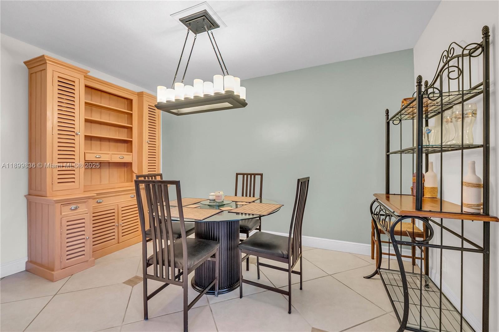 CONDOMINIUM 13 OF LIGHTHO - Residential