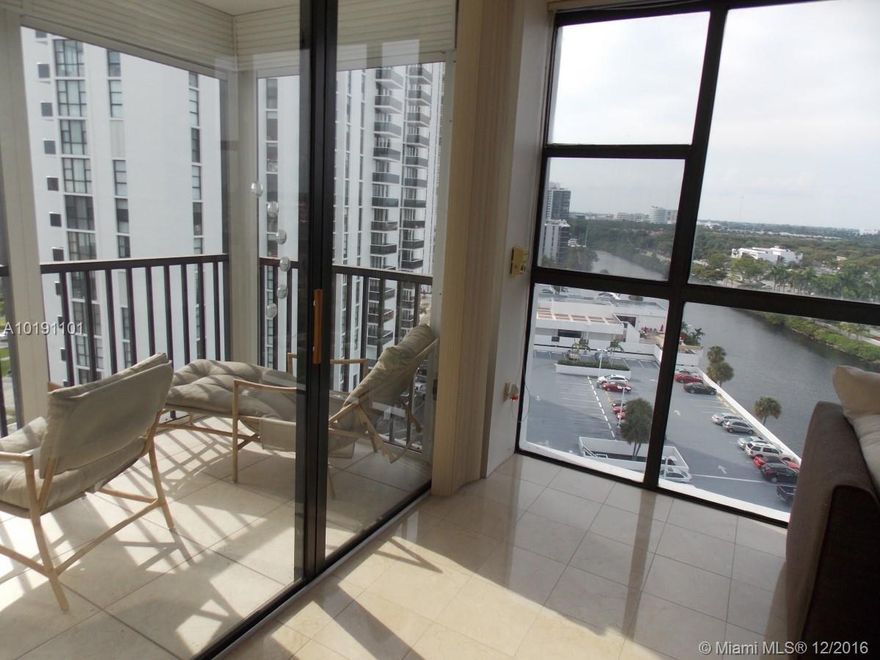 ENJOY THE BREATHTAKING GOLF COURSE AND LAKE VIEWS FROM THE LARGE SCREENED IN BALCONY . FLOOR TO CELLING WINDOWS AND TWO BALCONIES IN THIS 2 BEDROOM 2 BATH  IN THE HEART OF AVENTURA ON PRESTIGIOUS COUNTRY CLUB DR. FURNISHED. WALKING DISTANCE TO AVENTURA SHOPPING MALL.  AVAILABLE STARTING JANUARY 2, 2017