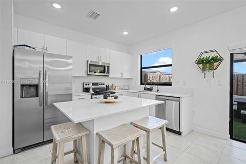 9941 SW 231st Ln 9941 Miami FL 33190