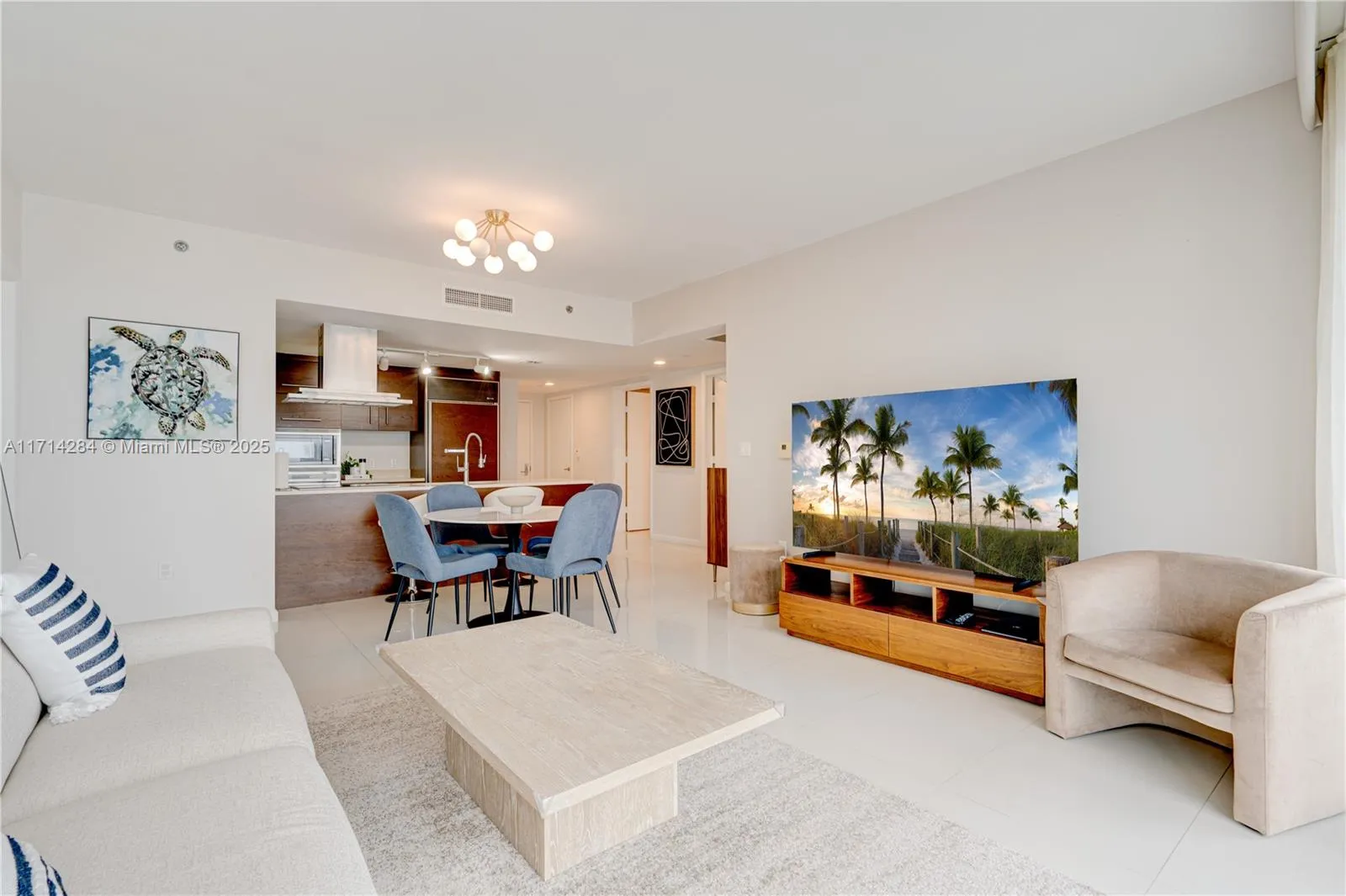 Miami, Florida 33131, United States, 2 Bedrooms Bedrooms, ,2 BathroomsBathrooms,Residential,Pending,20937