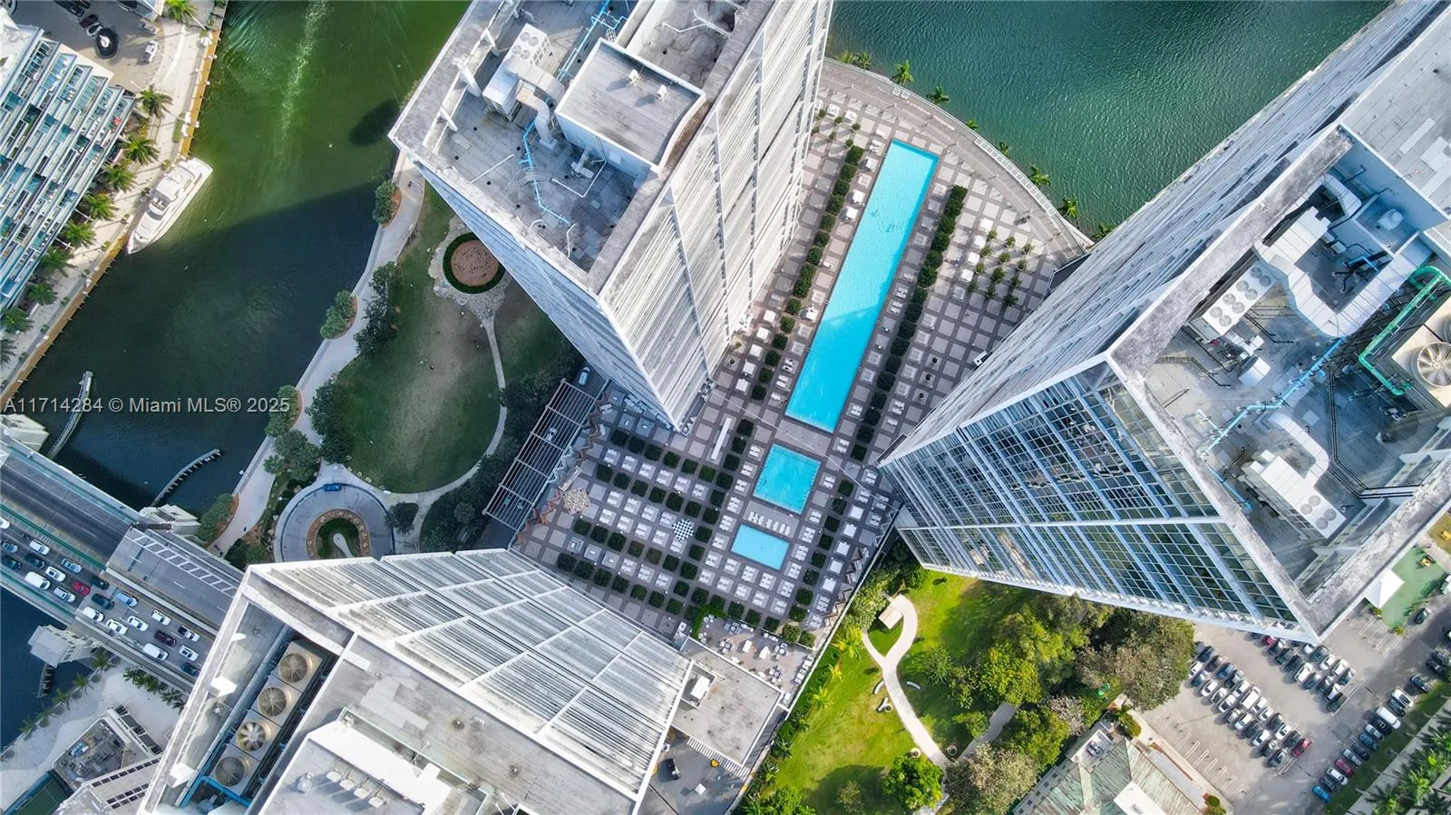 Miami, Florida 33131, United States, 2 Bedrooms Bedrooms, ,2 BathroomsBathrooms,Residential,Pending,20937