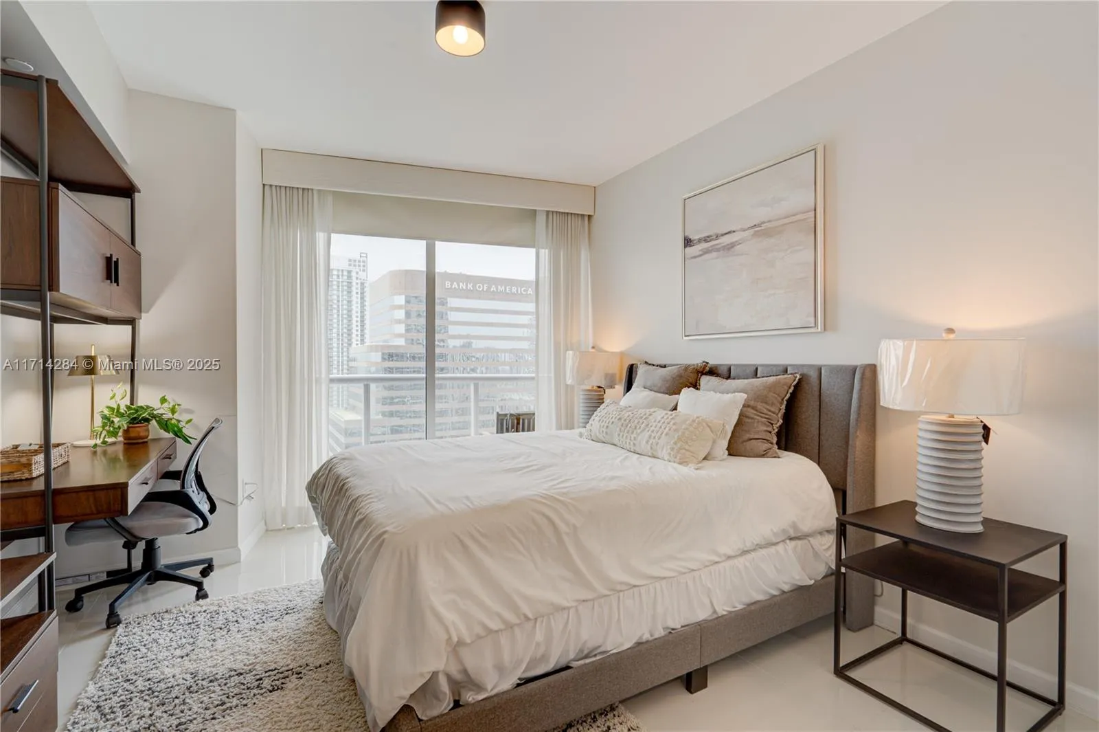 Miami, Florida 33131, United States, 2 Bedrooms Bedrooms, ,2 BathroomsBathrooms,Residential,Pending,20937