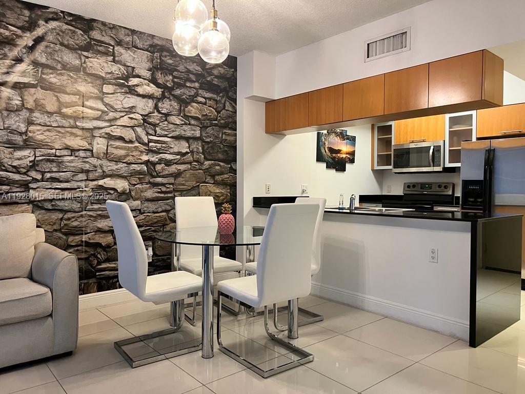 OPERA TOWER CONDO - Residential