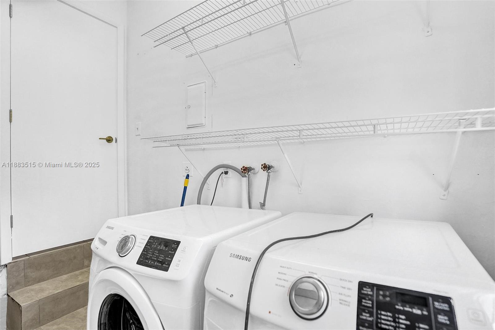 HOLLYWOOD LAKES SEC - Residential Lease