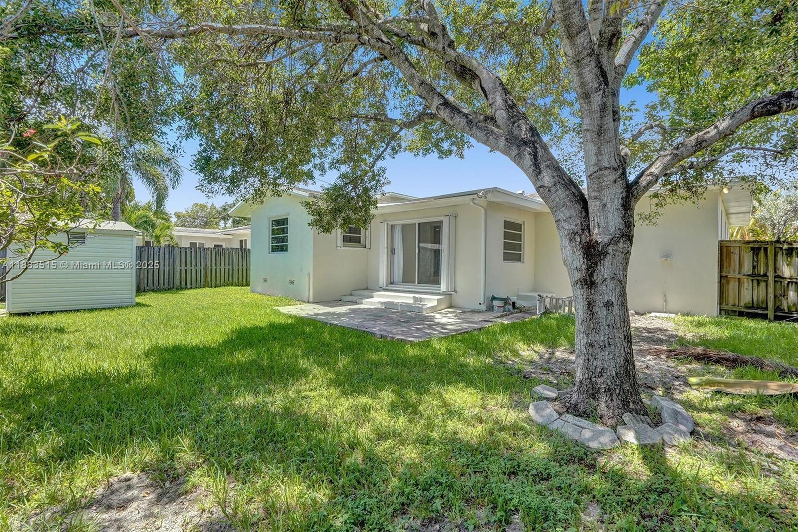 HOLLYWOOD LAKES SEC - Residential Lease