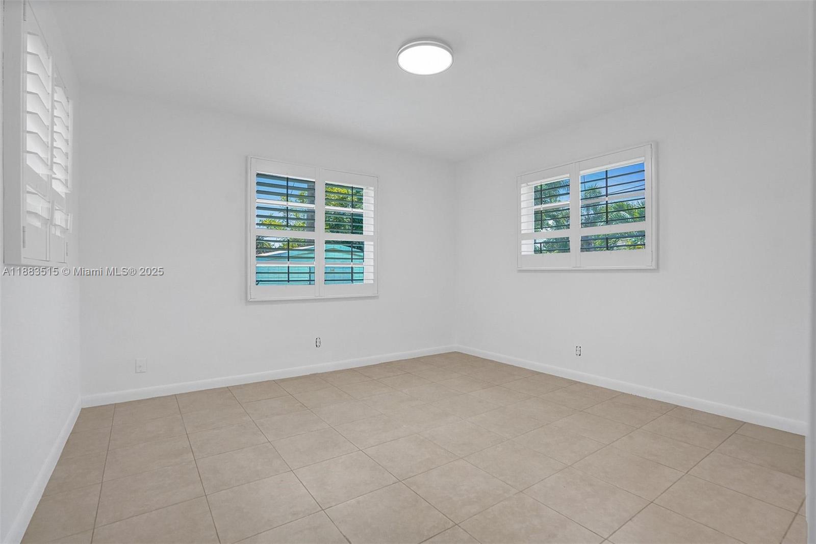 HOLLYWOOD LAKES SEC - Residential Lease