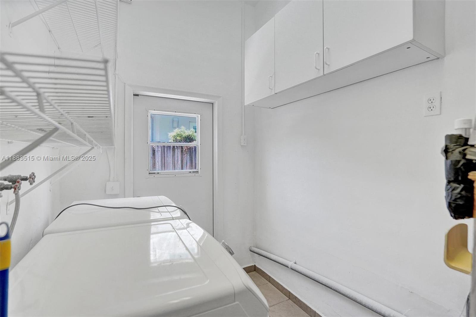 HOLLYWOOD LAKES SEC - Residential Lease