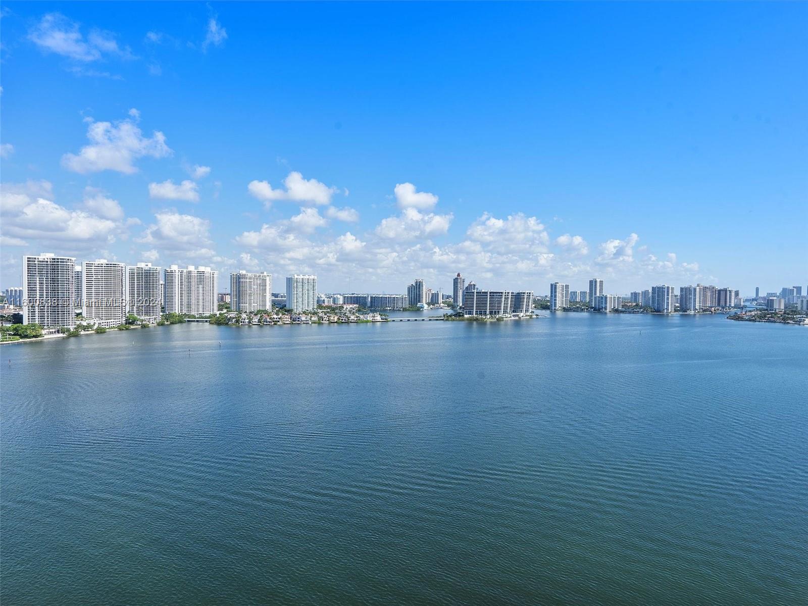 WINSTON TOWERS 200 - Residential