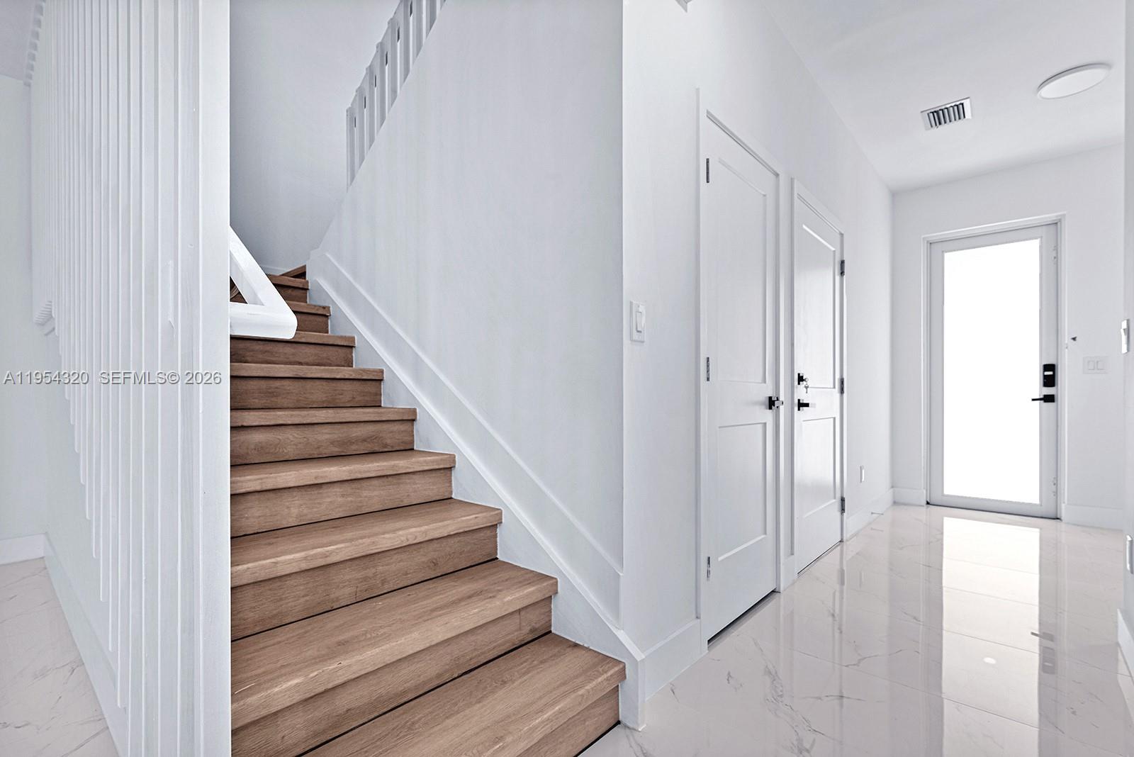 PREMIUM 13 CONDO - Residential