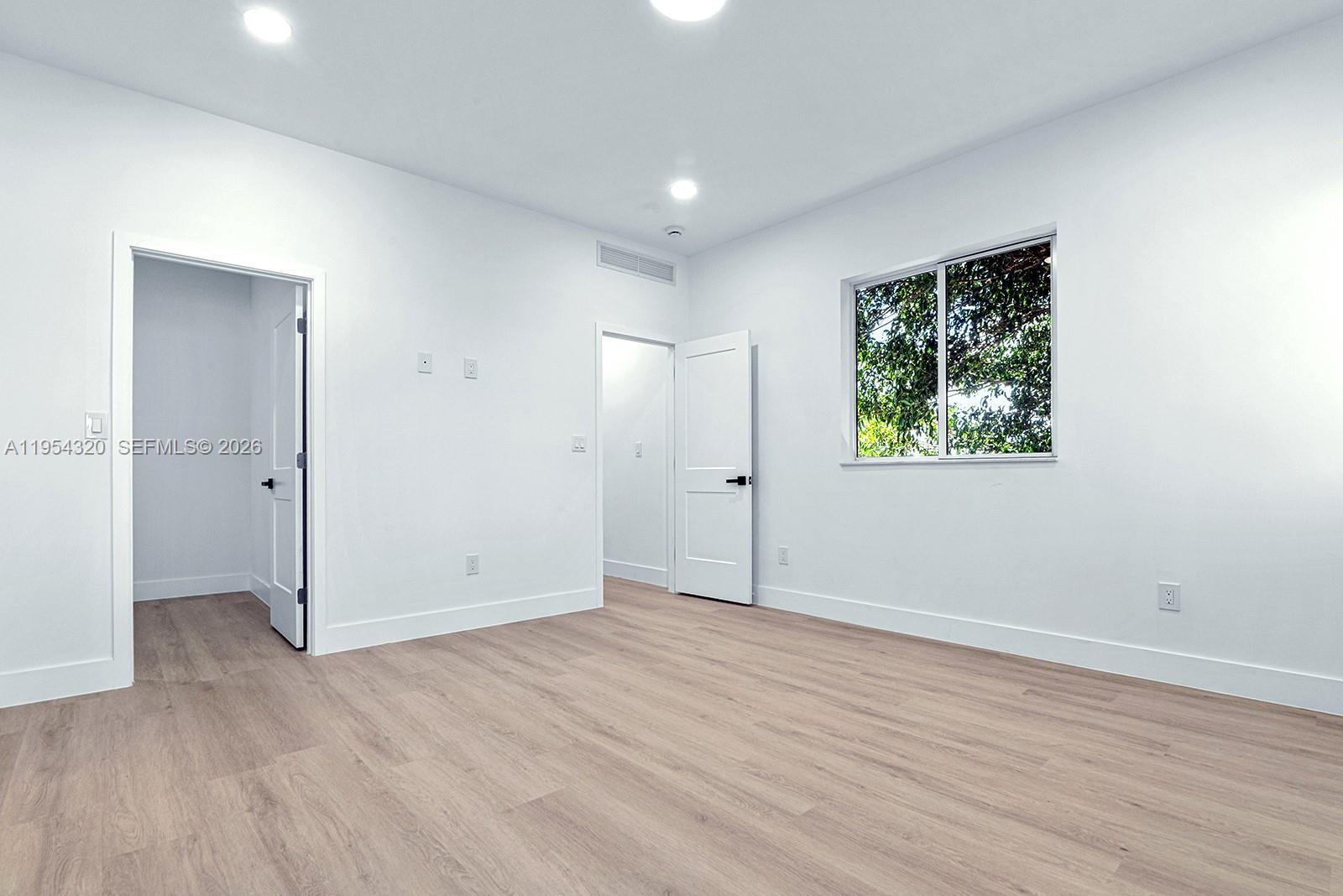 PREMIUM 13 CONDO - Residential