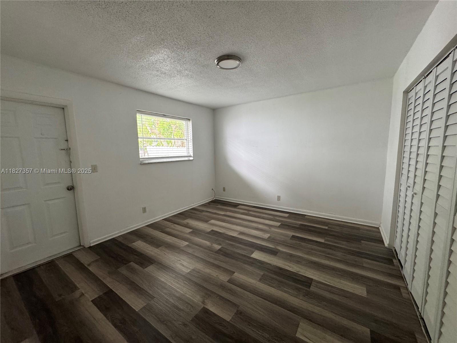 Great 1 BR unit with great location off of Biscayne blvd. Central A/C. Just feet away from Golf Stream Park shopping Plaza with Target, Whole Foods, and PetSmart. Minutes from Aventura mall and justJust five minutes from the beautiful beaches of Sunny Isles and Hallandale, tons of shopping and dining nearby! This won’t last!