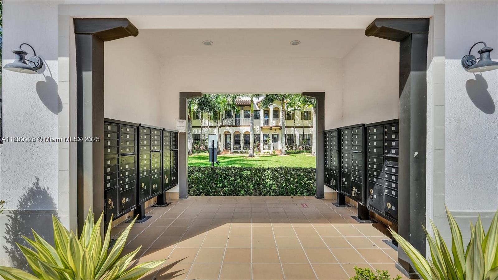 DOWNTOWN DORAL DUTCHER - Residential