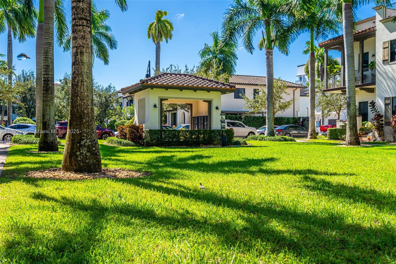 DOWNTOWN DORAL DUTCHER - Residential